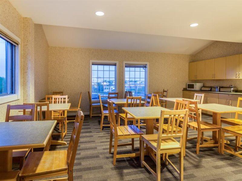 Canadas Best Value Inn YYC Exteriör bild