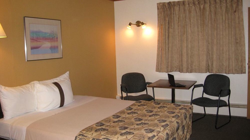 Canadas Best Value Inn YYC Rum bild
