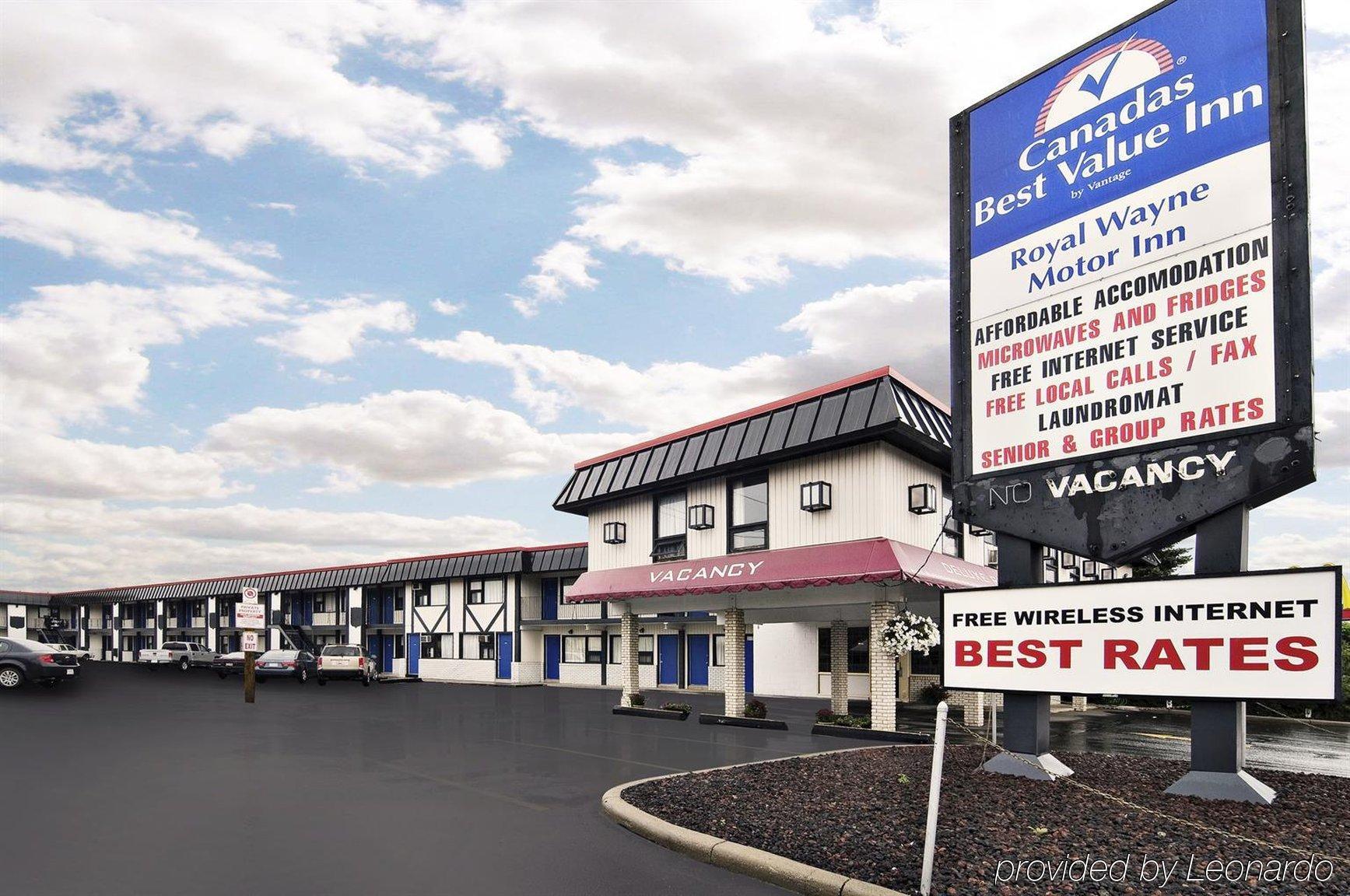 Canadas Best Value Inn YYC Exteriör bild