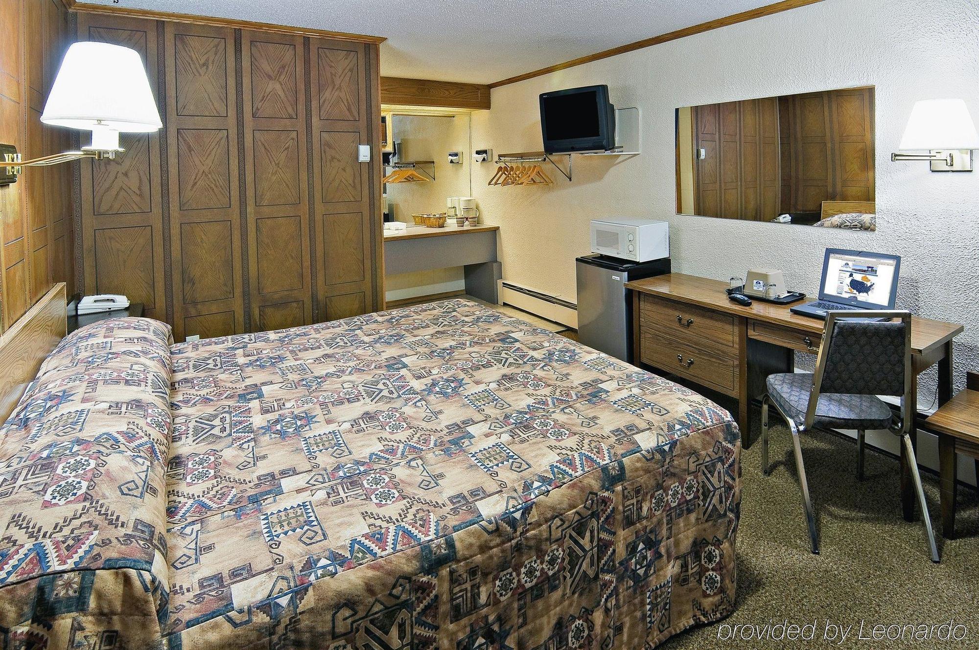 Canadas Best Value Inn YYC Rum bild