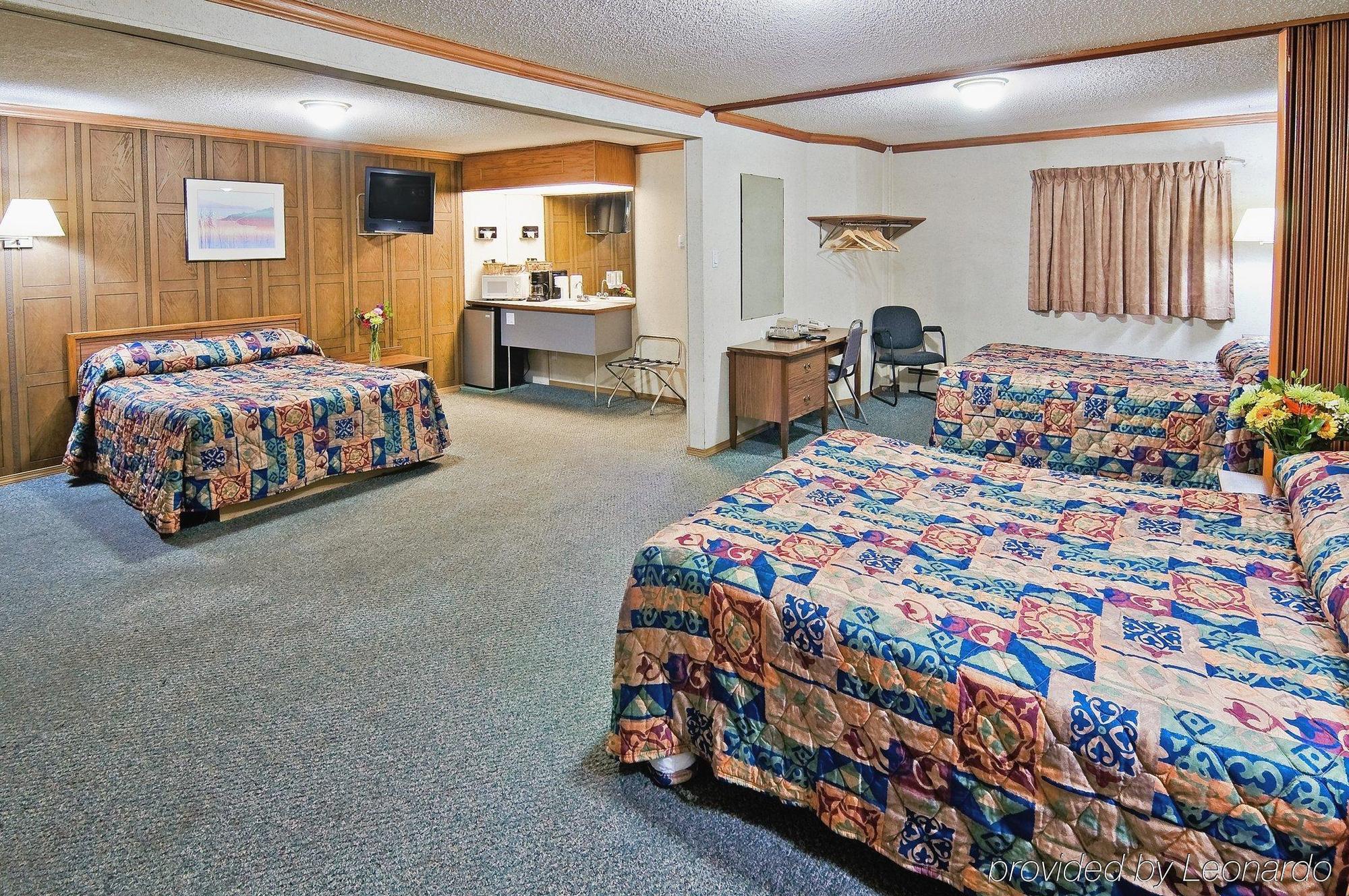 Canadas Best Value Inn YYC Rum bild