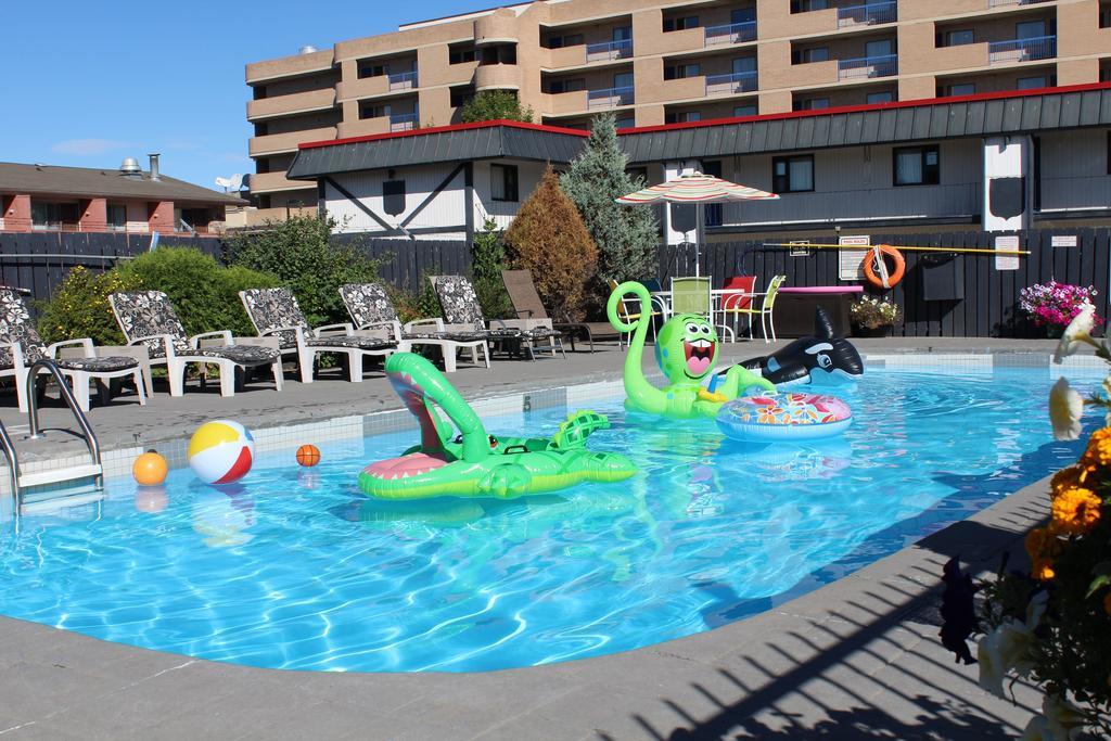Canadas Best Value Inn YYC Exteriör bild