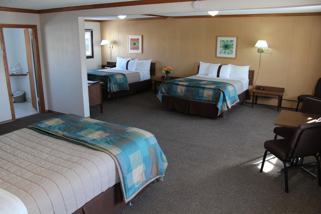 Canadas Best Value Inn YYC Exteriör bild