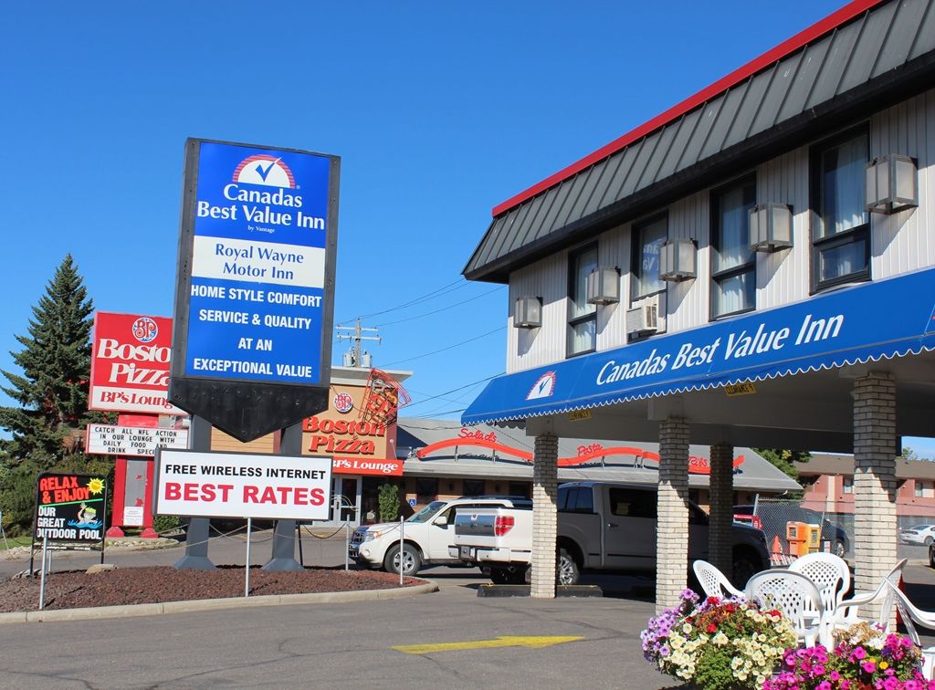 Canadas Best Value Inn YYC Exteriör bild