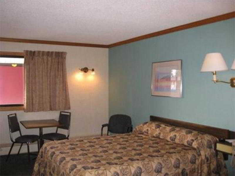 Canadas Best Value Inn YYC Rum bild